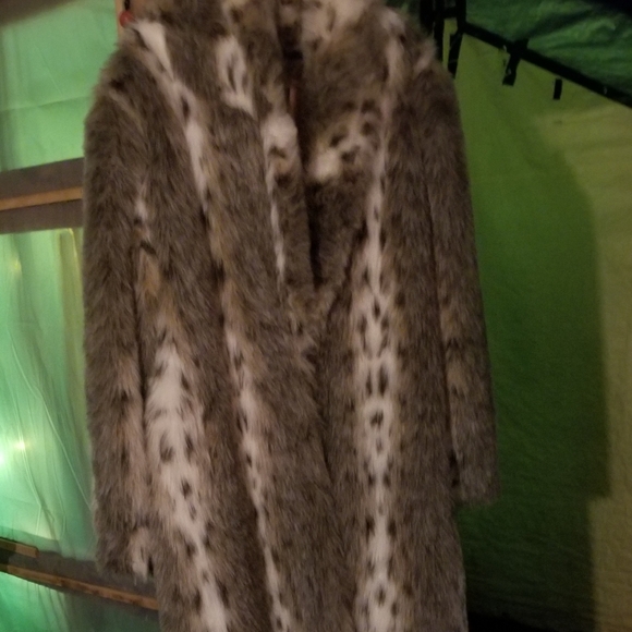 Donna Salyers Fabulous Furs Size Medium Black